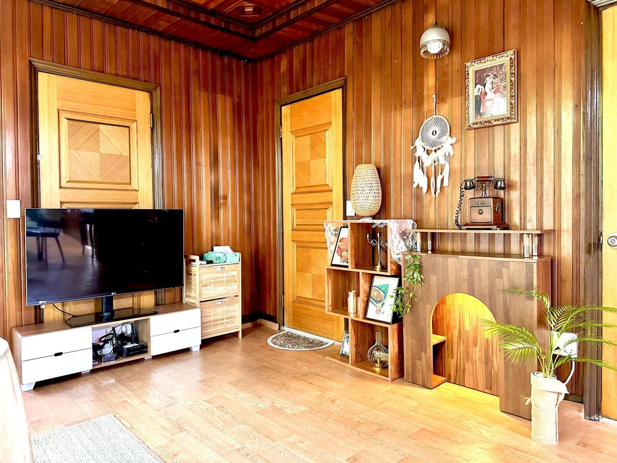 Apartment Jeongyi House